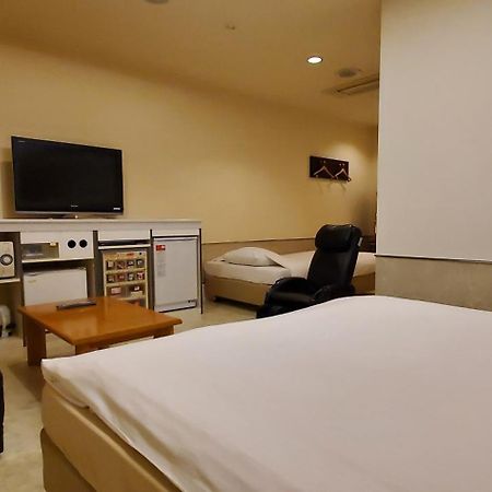 Hotel Golf Tsunashima (Adults Only) Yokohama  Bagian luar foto