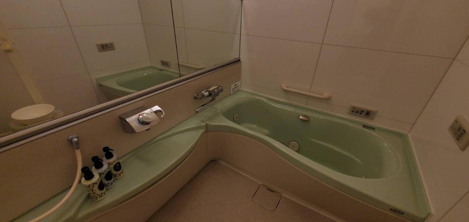 Hotel Golf Tsunashima (Adults Only) Yokohama  Bagian luar foto