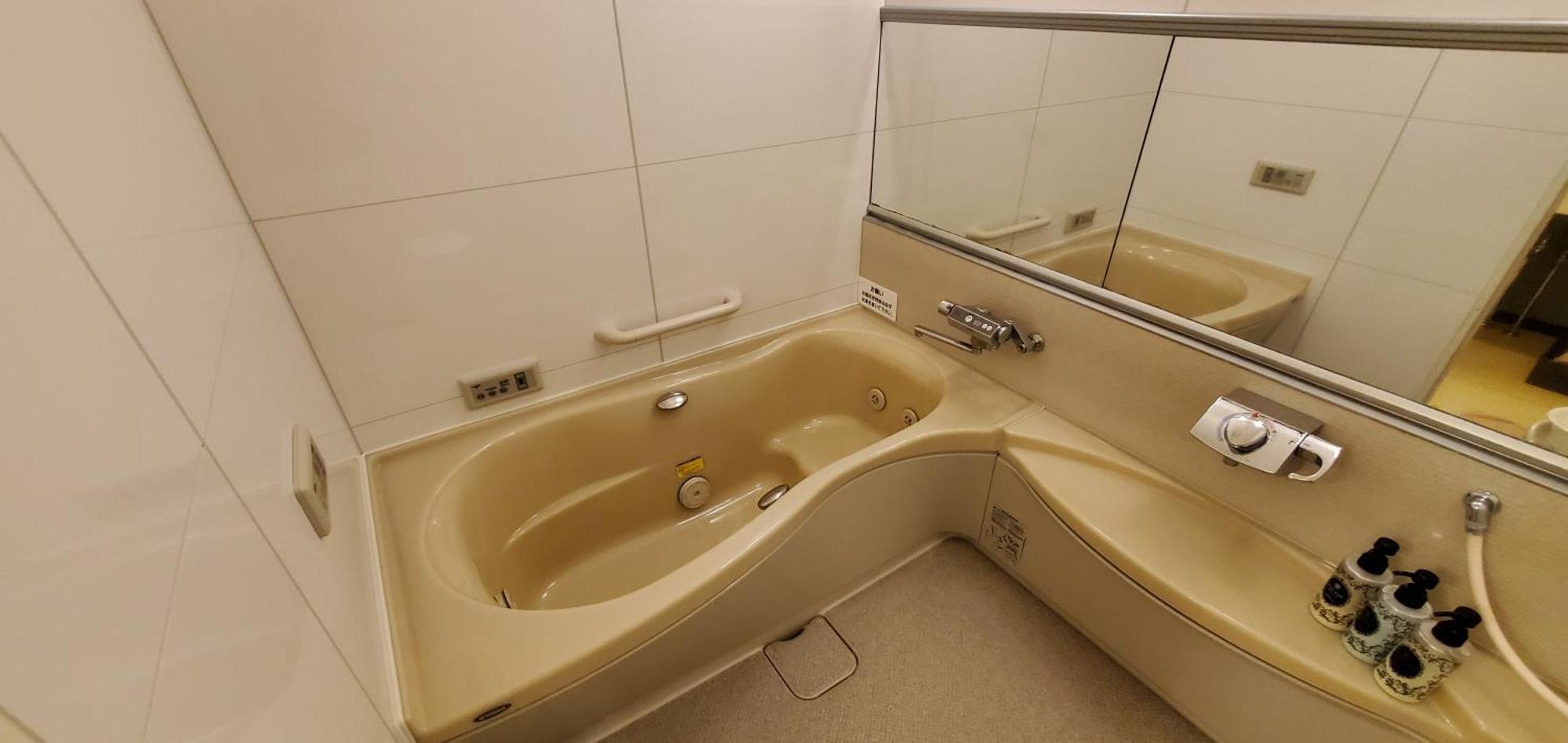 Hotel Golf Tsunashima (Adults Only) Yokohama  Bagian luar foto
